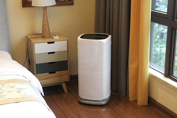 你好，我叫“回南天”，你看這水珠多愛(ài)我！