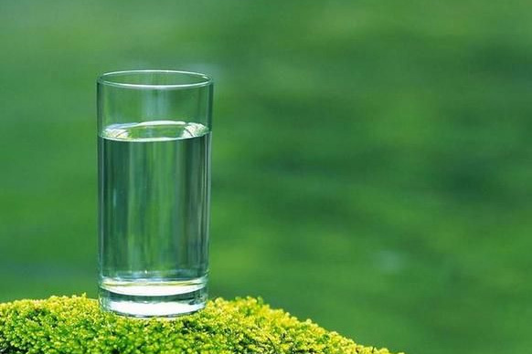 加濕器使用四種類(lèi)型的水_除濕機廠(chǎng)家